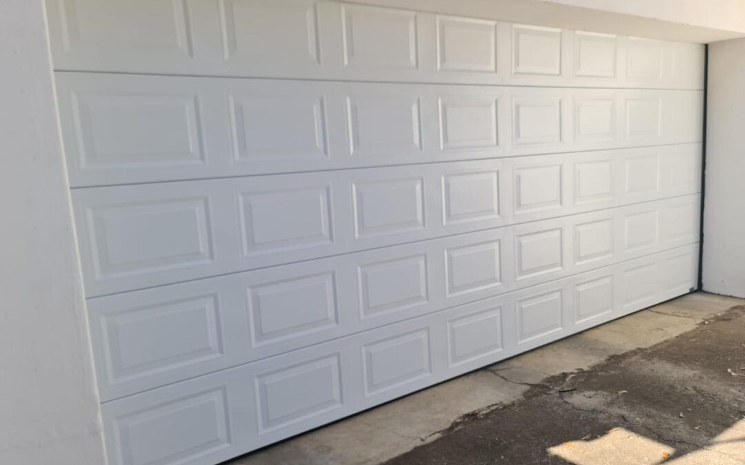 Double White Block Aluzinc Garage Door